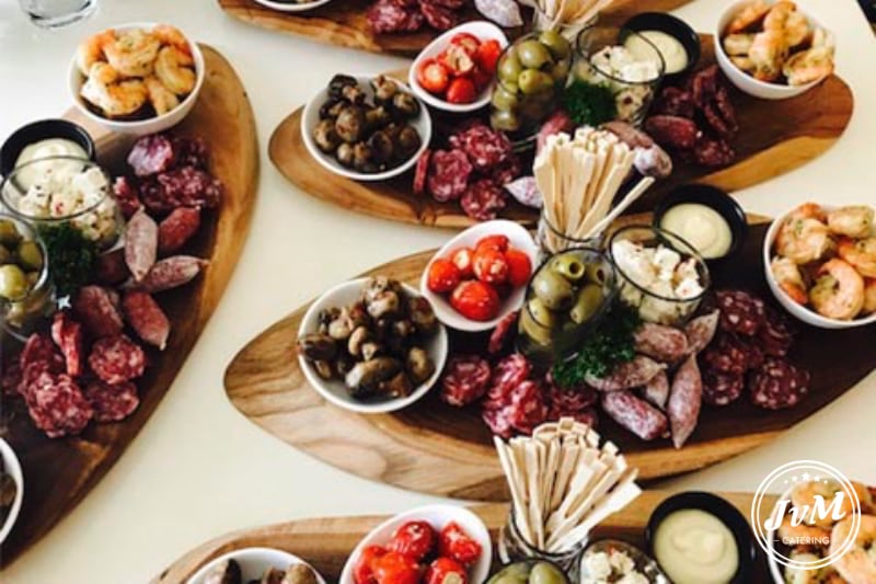 Barbecue en hapjes verzorgd door JVM Catering